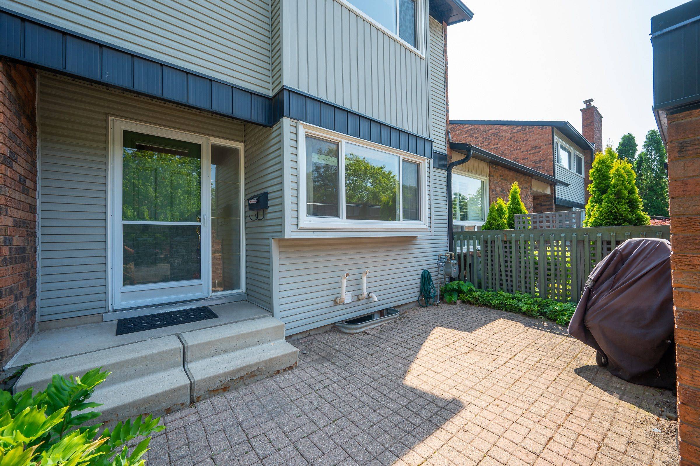 Burlington, ON L7P 3A7,1564 Kern's RD #3