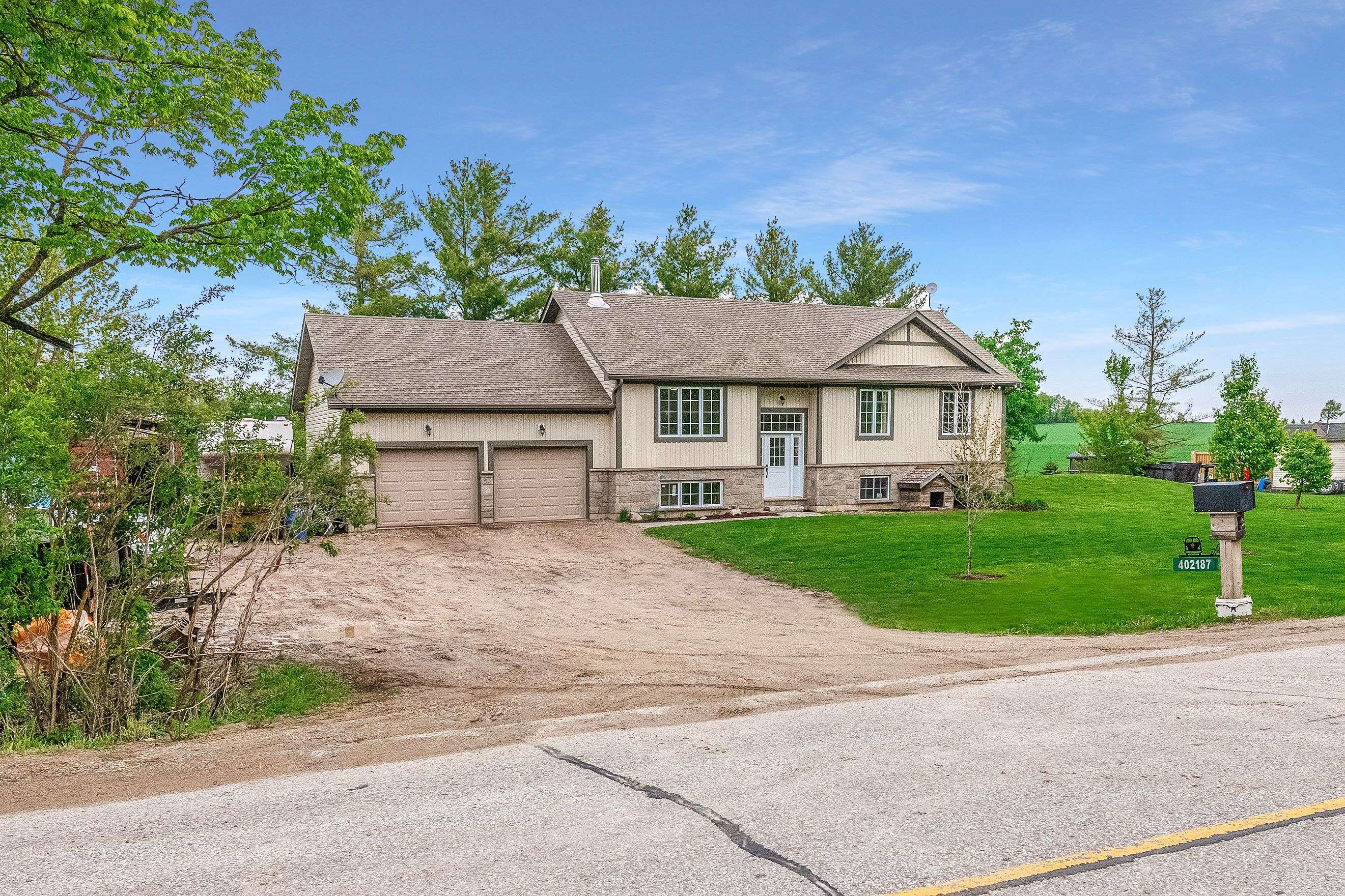 East Luther Grand Valley, ON L9W 3B5,402187 County Road 15 N/A