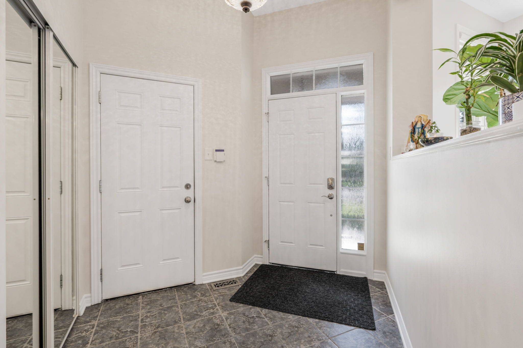 Orleans - Convent Glen And Area, ON K1W 0B5,227 Hillpark High ST