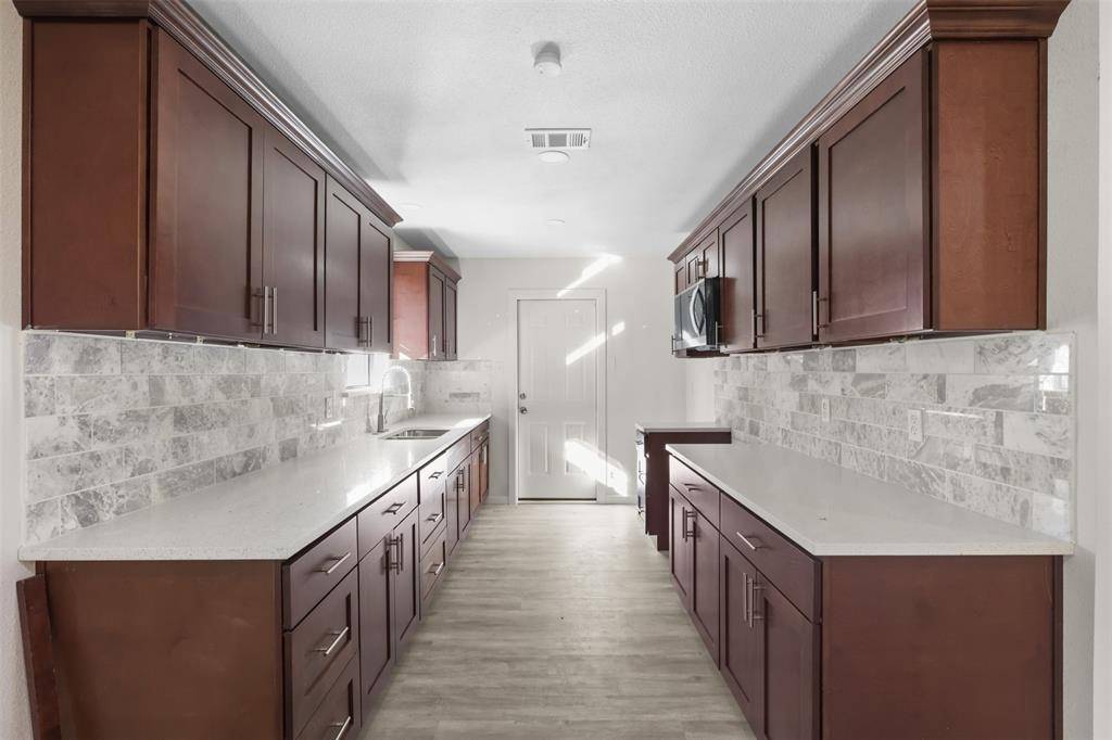 Mesquite, TX 75149,422 Clary Drive