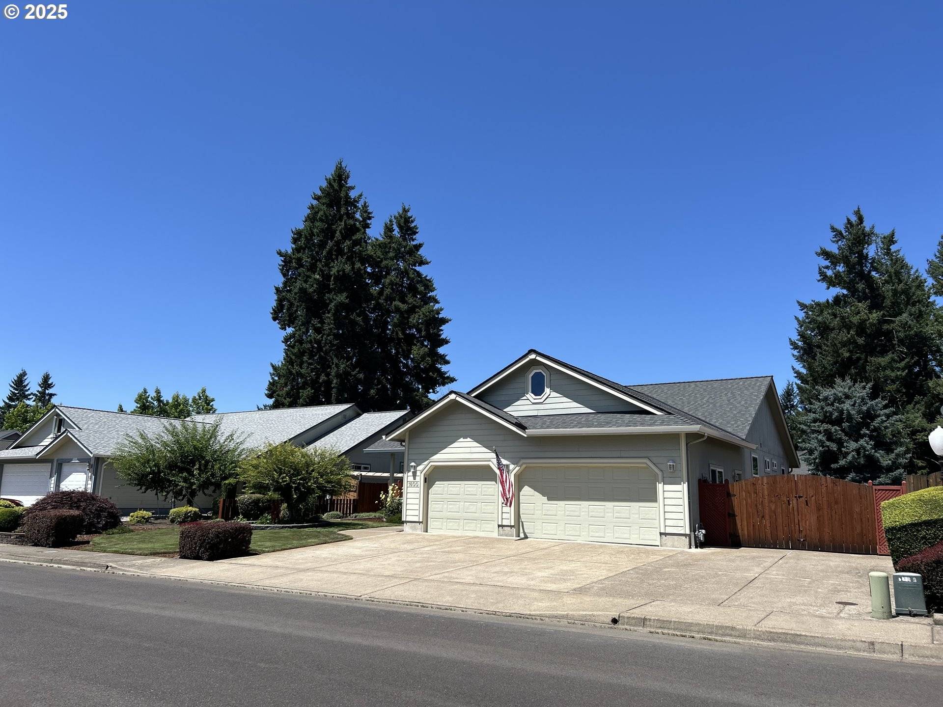 Cottage Grove, OR 97424,1600 FAIRVIEW PL