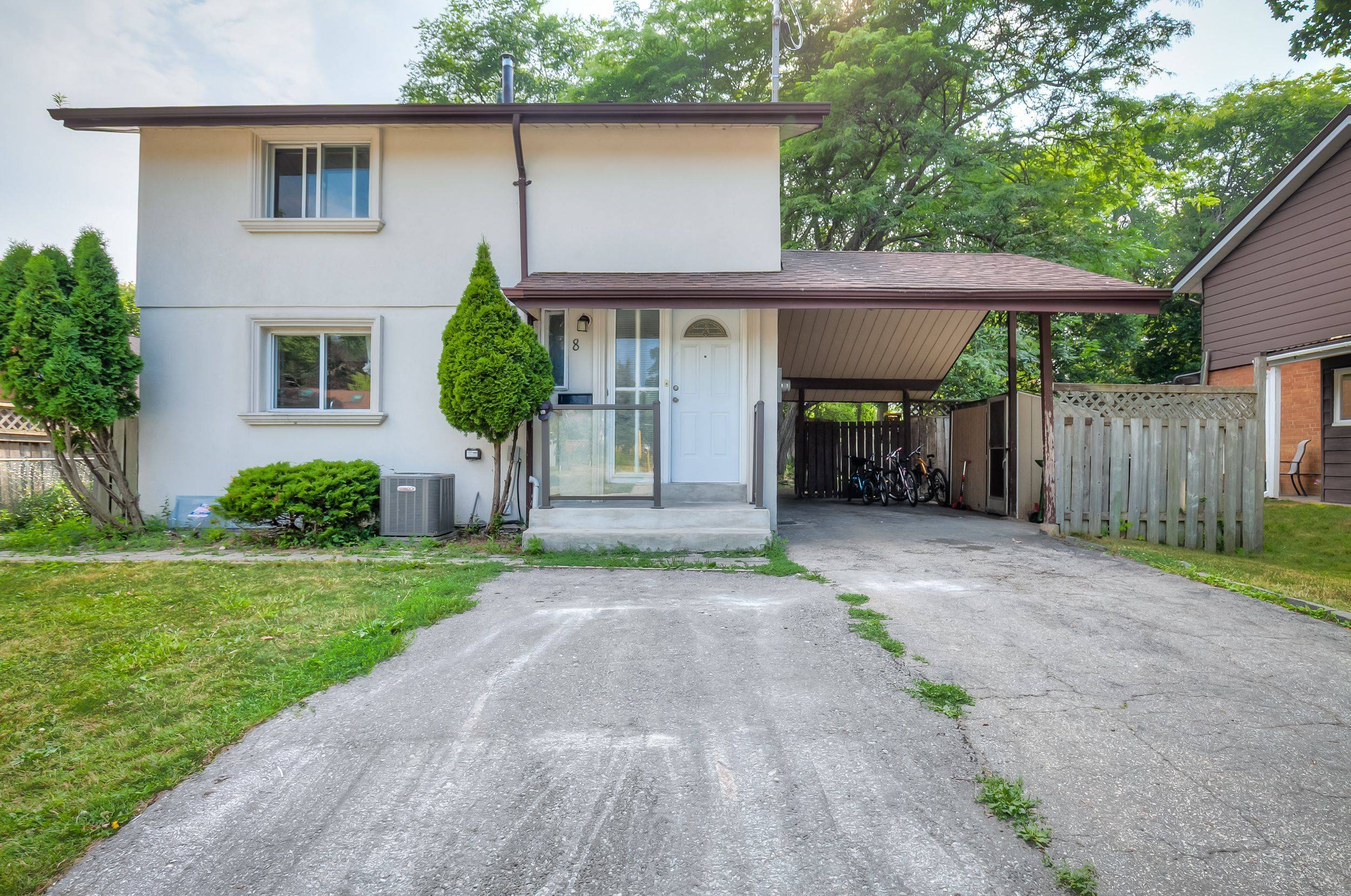 Toronto E09, ON M1G 3L1,8 Madras CRES