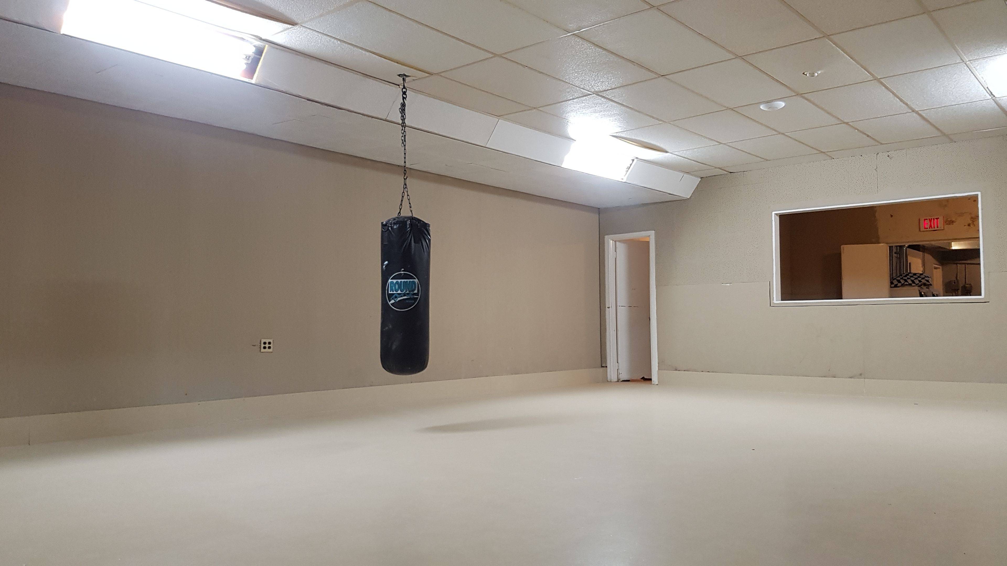 Windsor, ON N8W 1G5,2998 Tecumseh RD E #b01