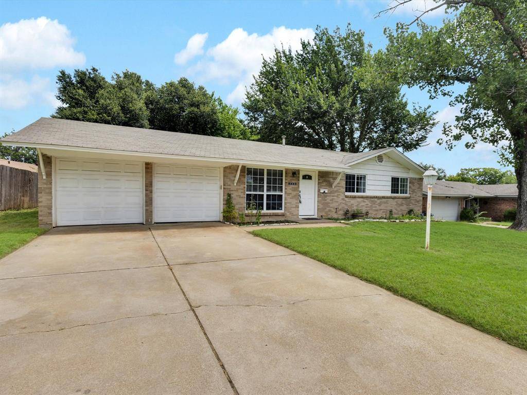 Burleson, TX 76028,540 NW Mound Street