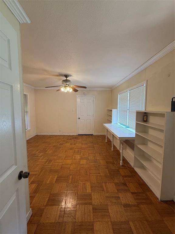 Palmer, TX 75152,201 N Dallas Street