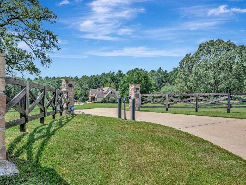 Lufkin, TX 75904,1811 Caspers Cove Road