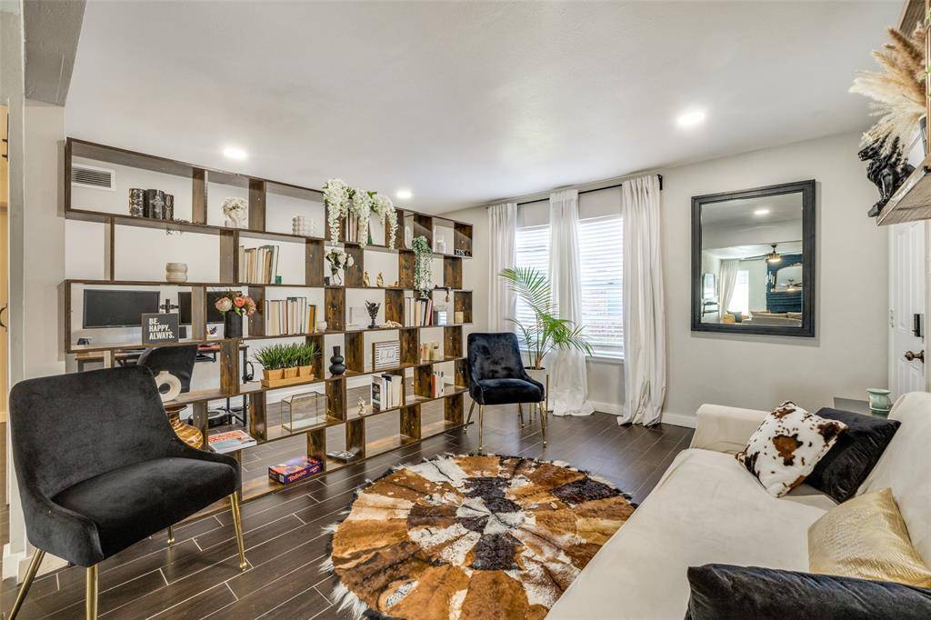 Dallas, TX 75231,8085 Meadow Road #126