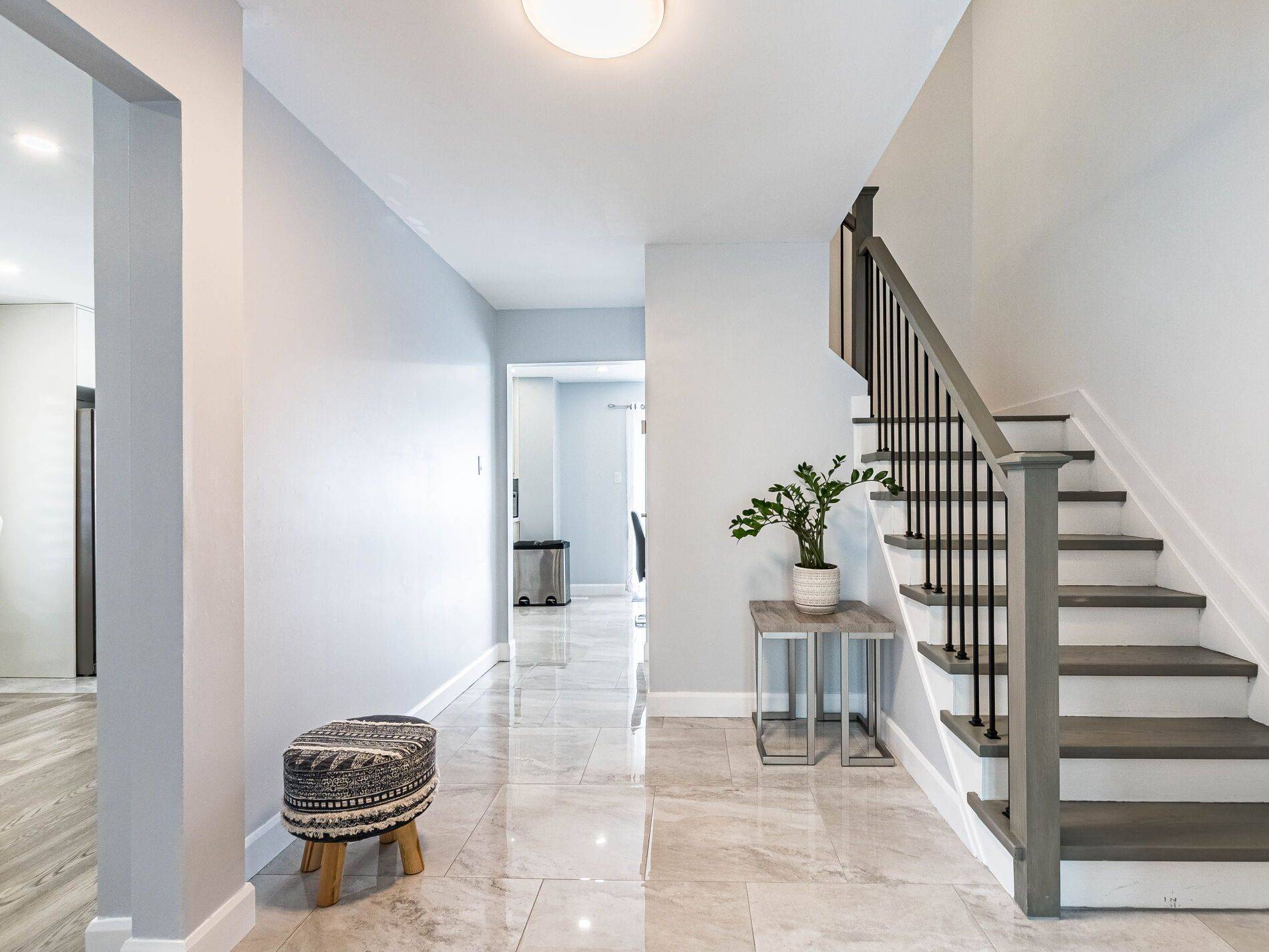 Brampton, ON L6Y 2W7,52 Mozart CRES