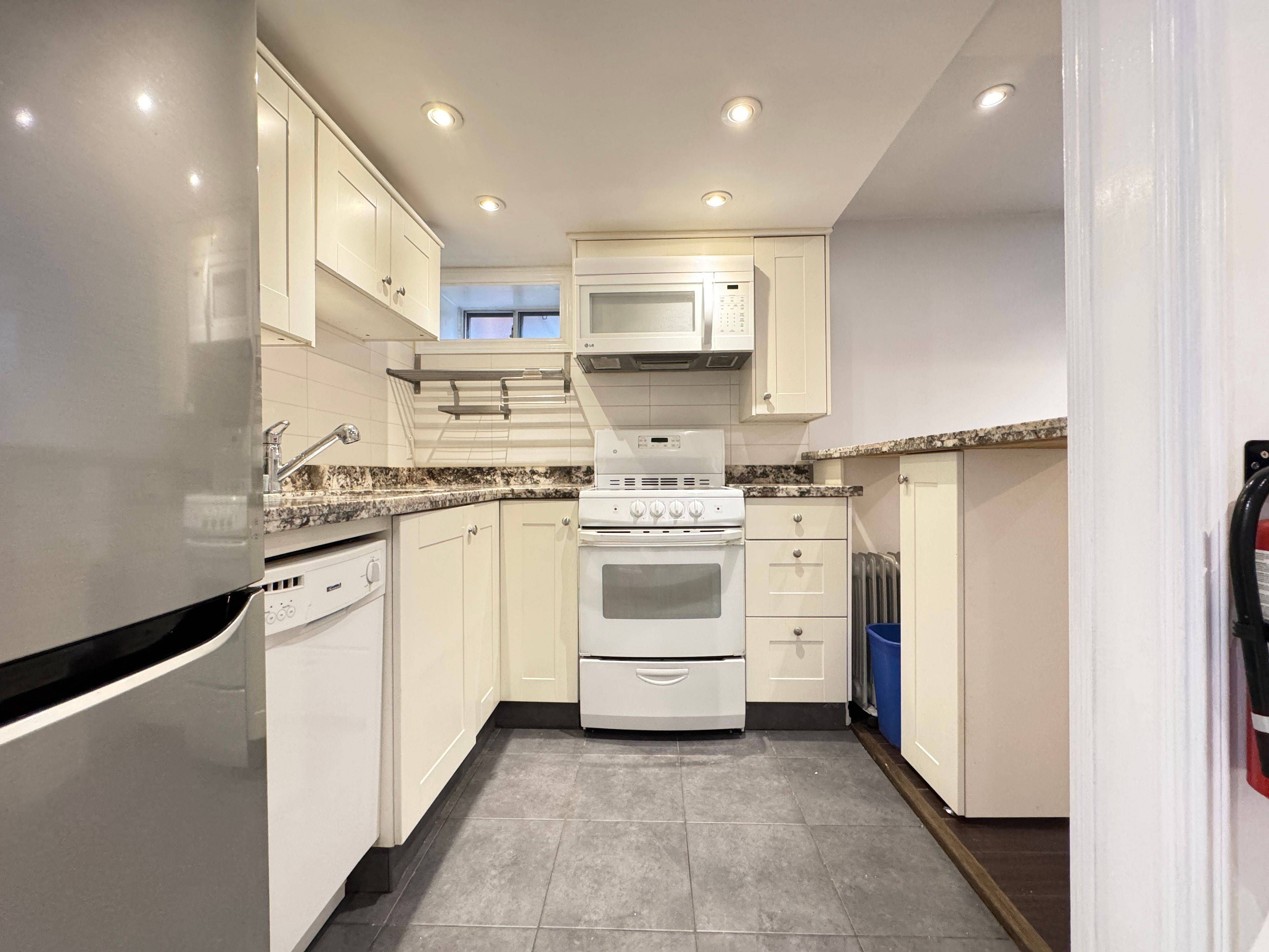Toronto W01, ON M6K 2V9,64 Lansdowne AVE #Bsmt