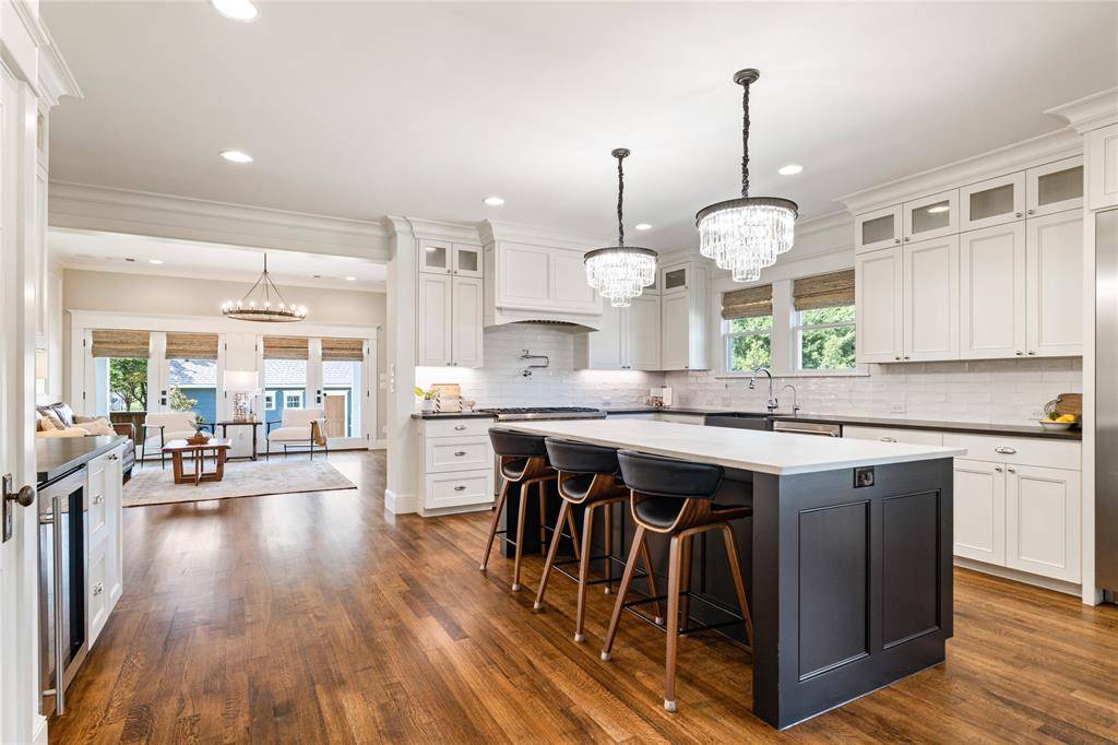 Grapevine, TX 76051,221 W College Street