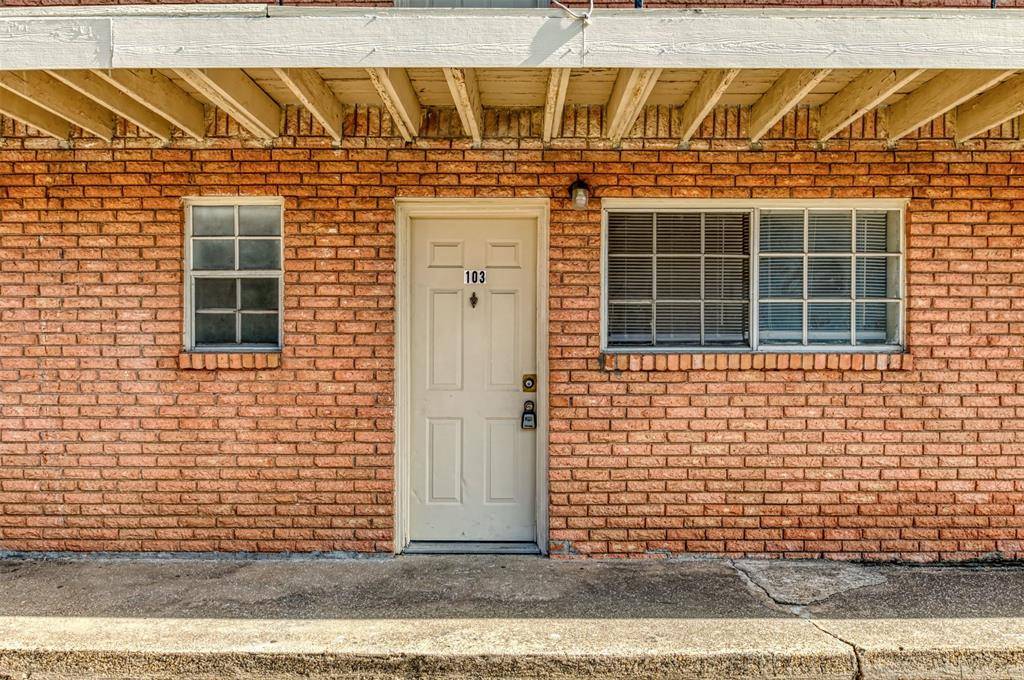 Dallas, TX 75226,4521 Columbia Avenue #207