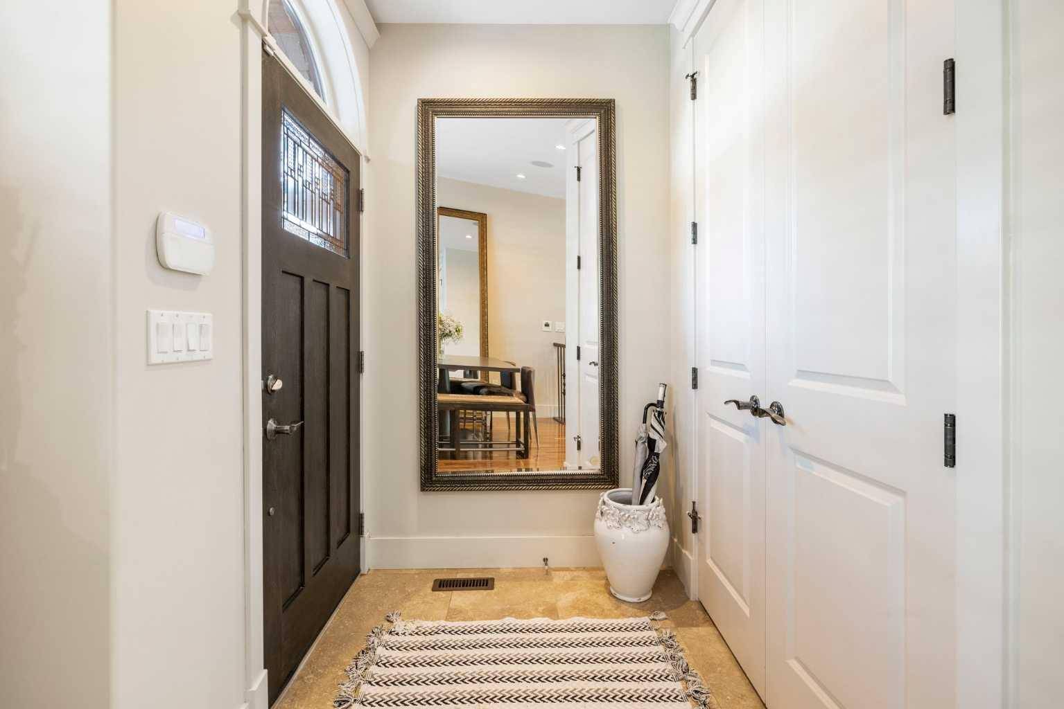 Calgary, AB T2T4P9,4303 17 ST SW
