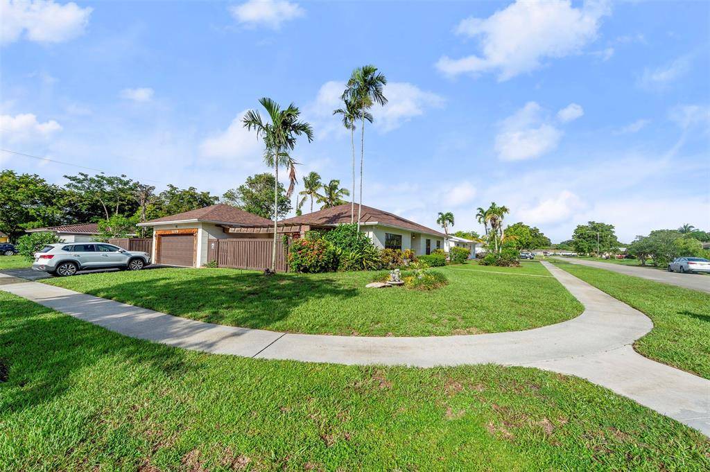 Plantation, FL 33317,4300 NW 7th Ct