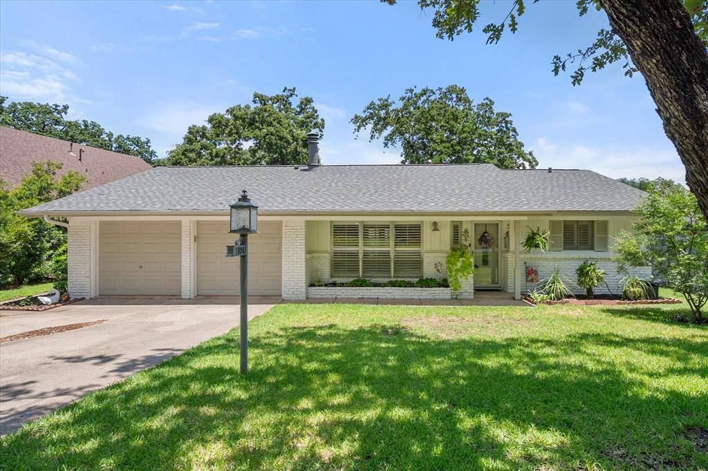 Hurst, TX 76053,1004 Trailwood Drive