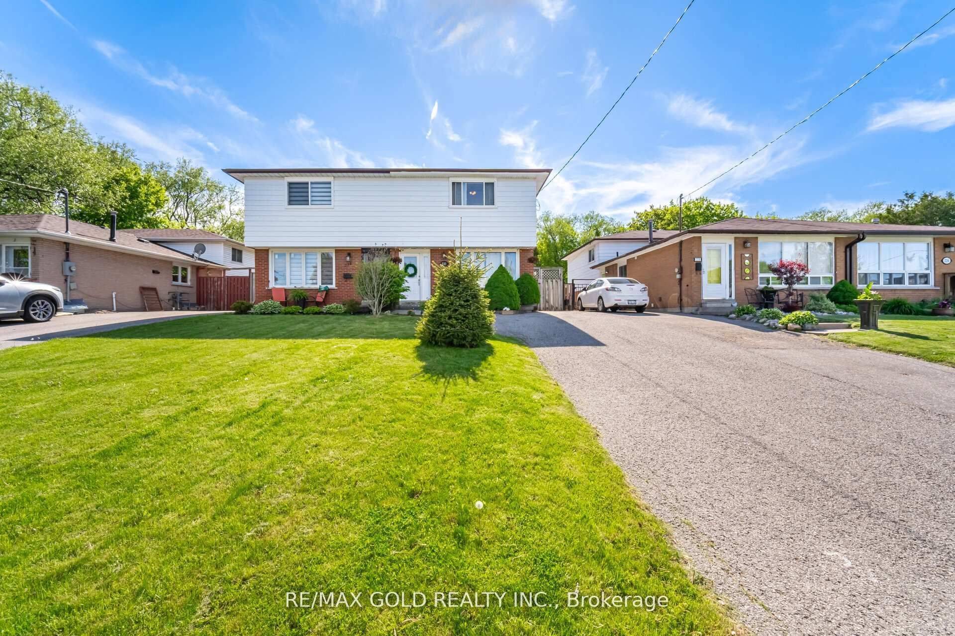 Oshawa, ON L1J 5R3,232 Durham ST