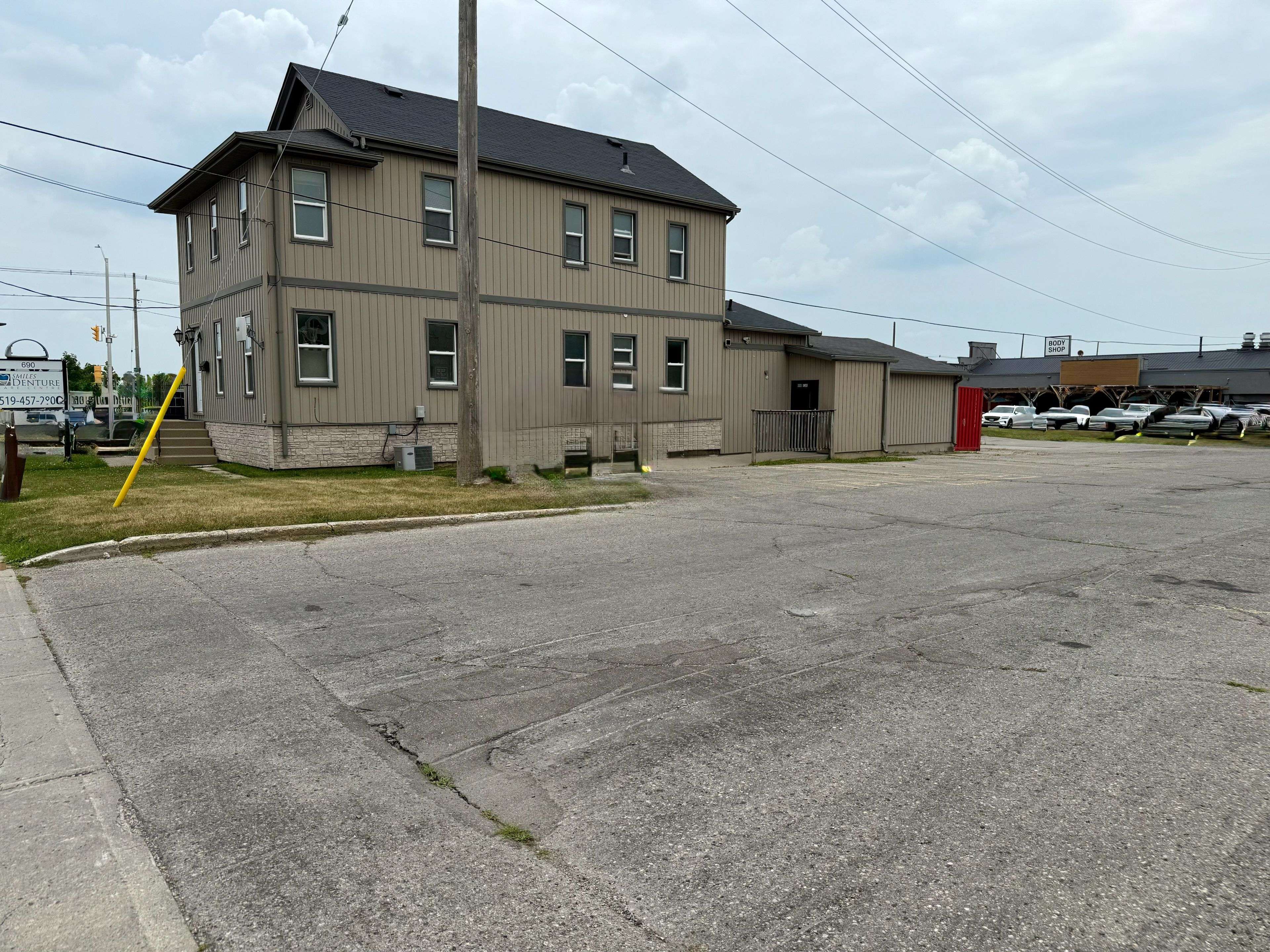 London East, ON N5W 1H4,690 Hale ST