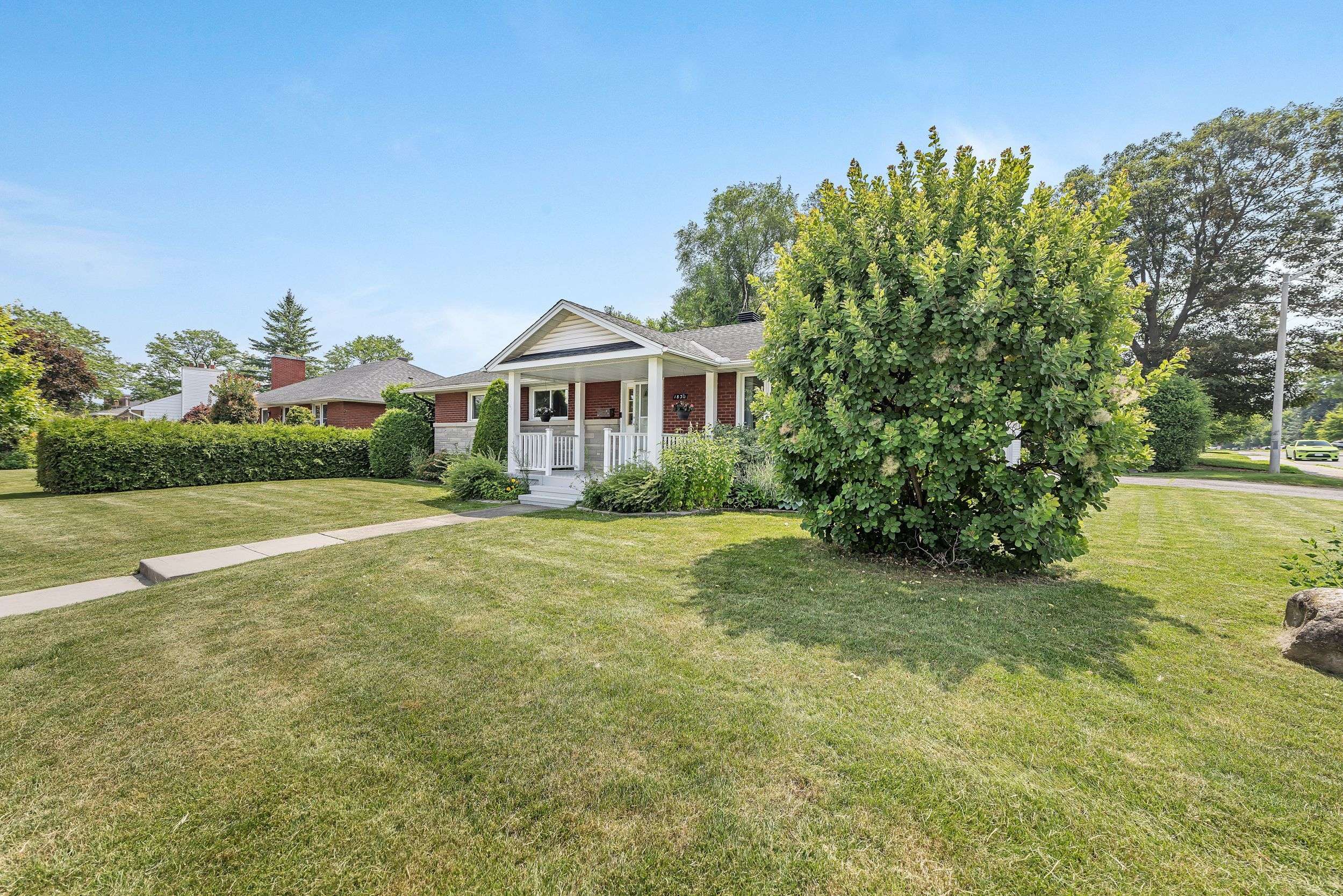 Mckellar Heights - Glabar Park And Area, ON K2A 1J3,1830 Kerr AVE