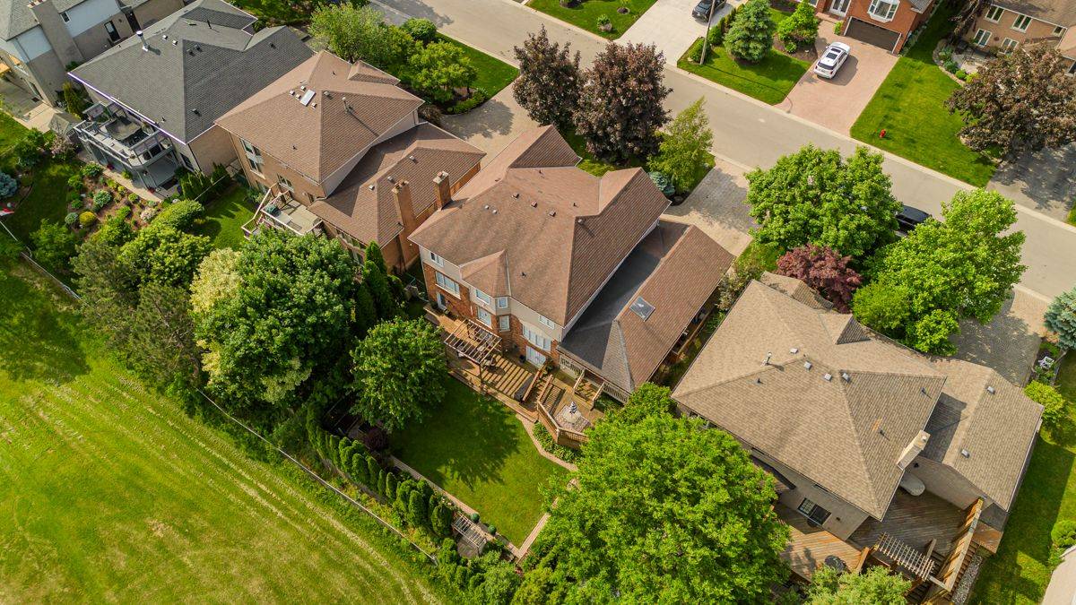 Hamilton, ON L9K 1E7,168 Bluebell CRES