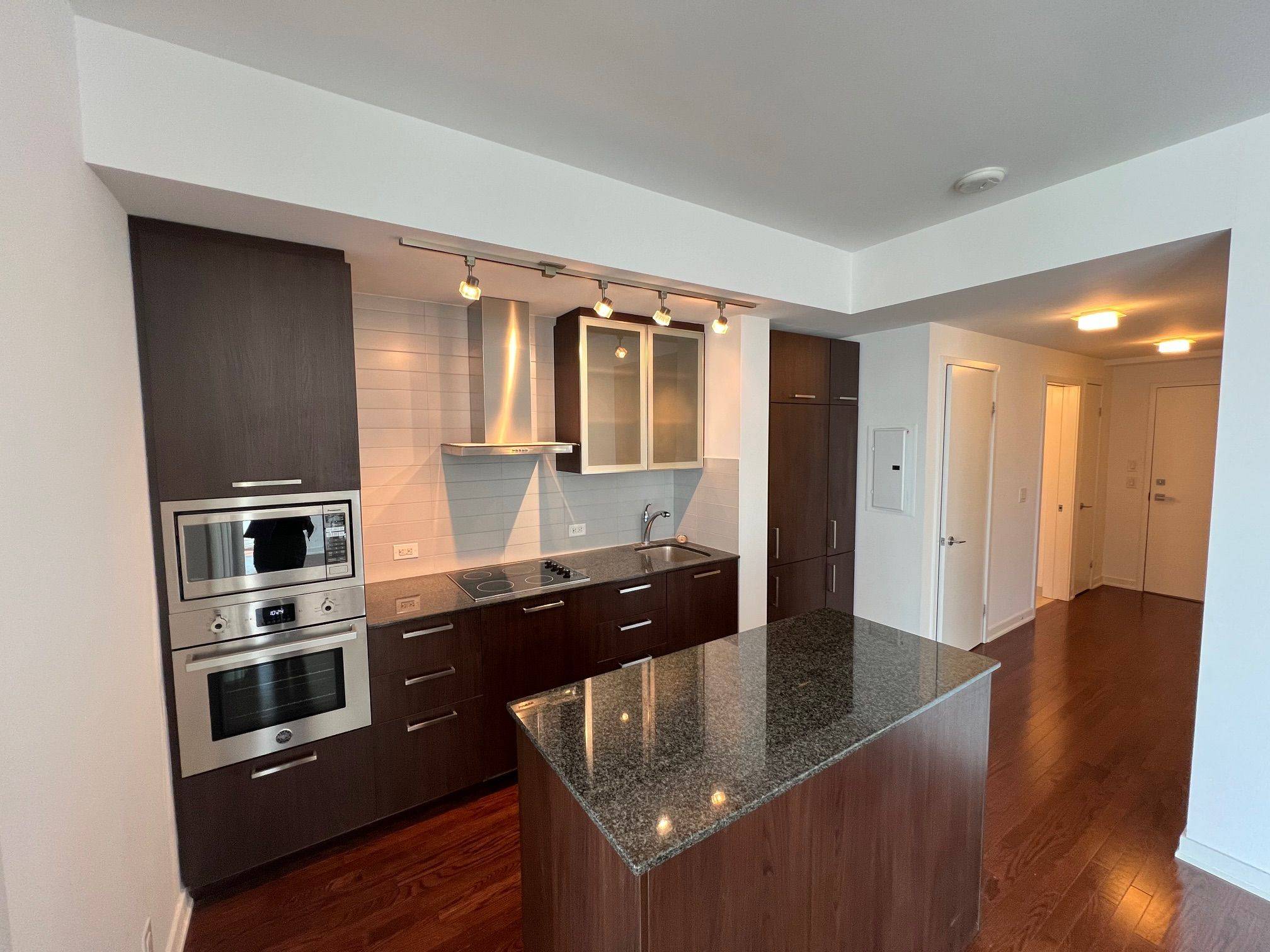 Toronto C01, ON M5J 0B1,14 York ST #2802