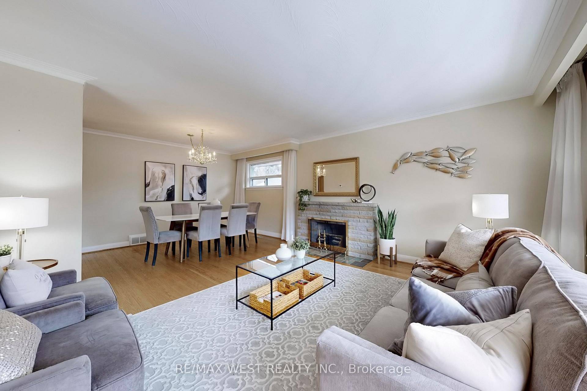 Toronto C14, ON M2M 2H4,53 Wedgewood DR