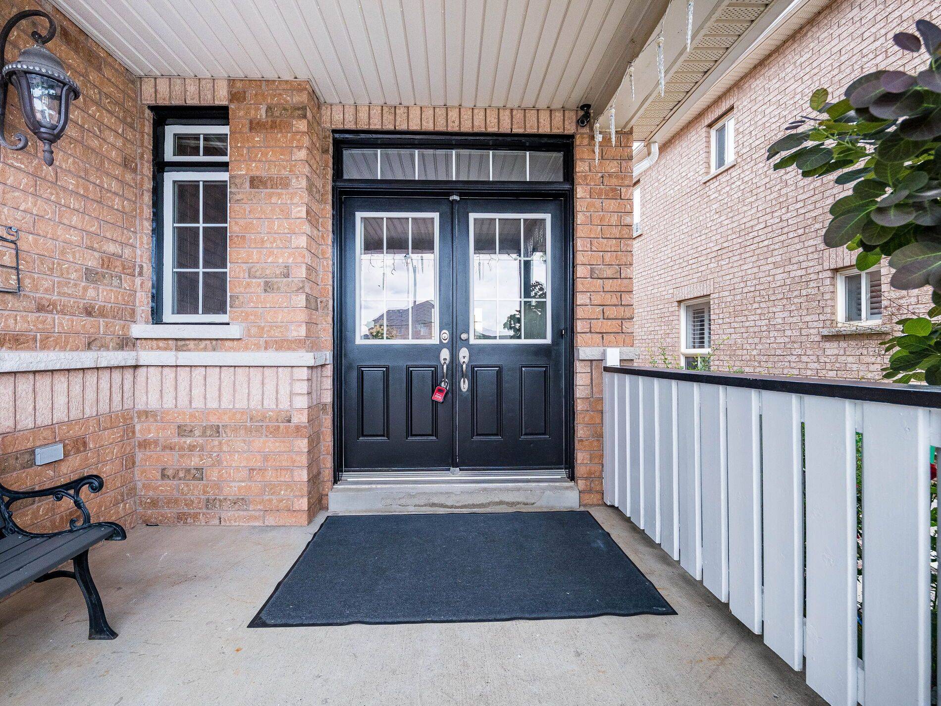 Brampton, ON L6X 0R7,37 Alice Springs CRES