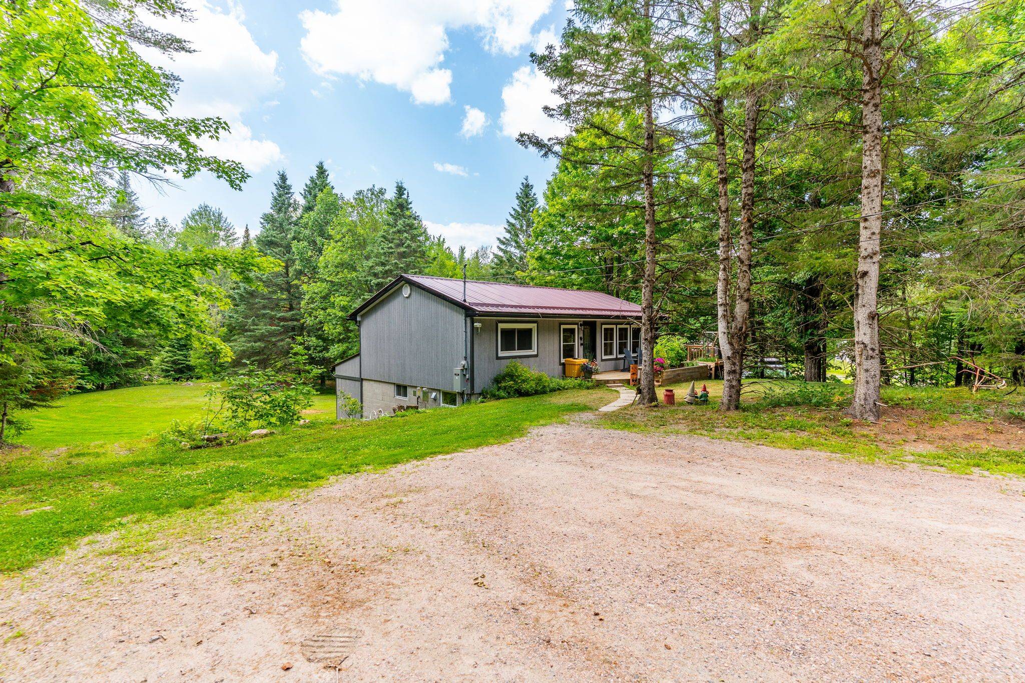 Highlands East, ON K0M 1R0,1001 English CIR