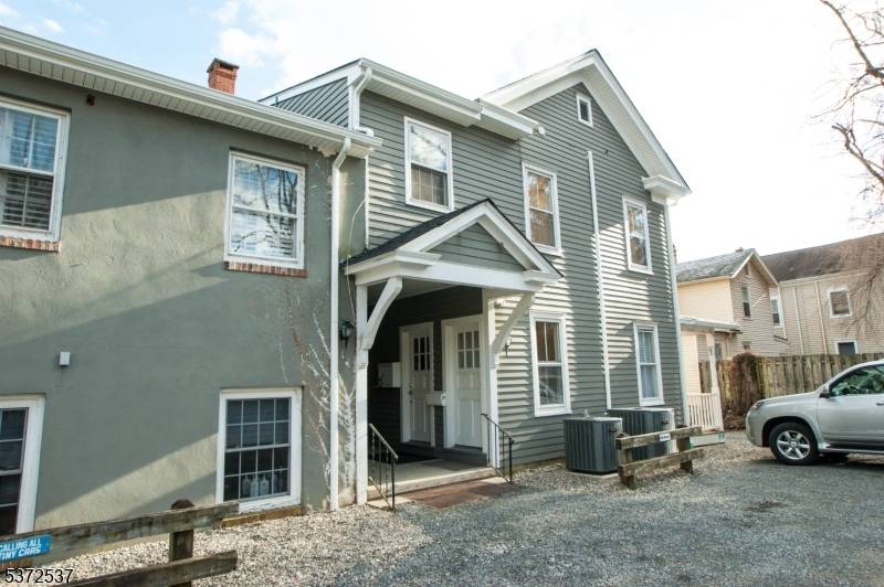 Clinton Town, NJ 08809,21 E Main St