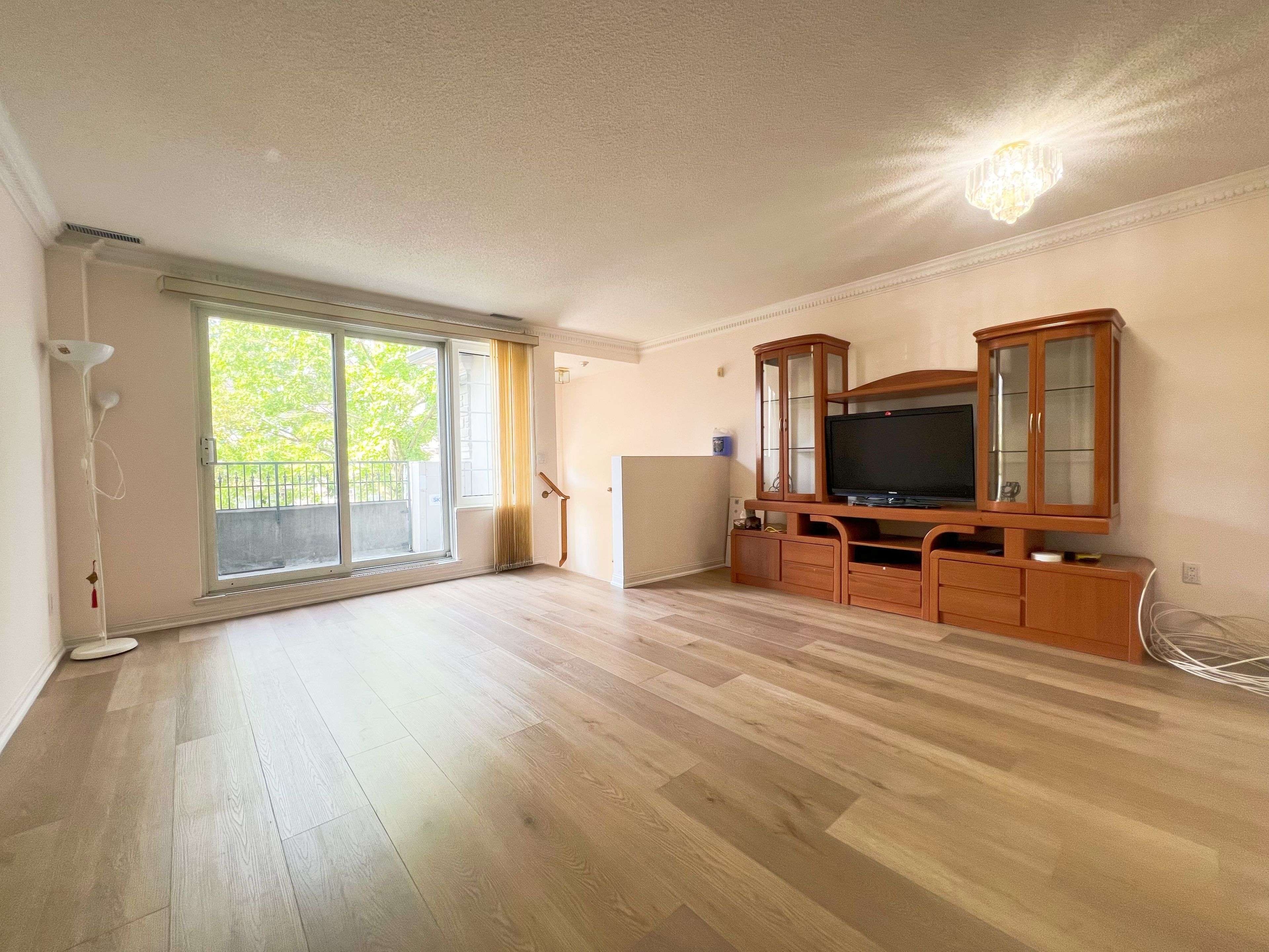 Toronto E05, ON M1T 3W3,188 Bonis AVE #609