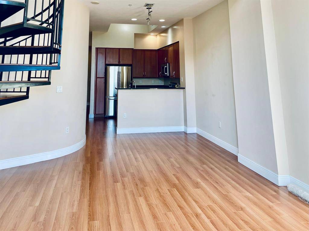 West Palm Beach, FL 33401,801 S Olive Ave #409