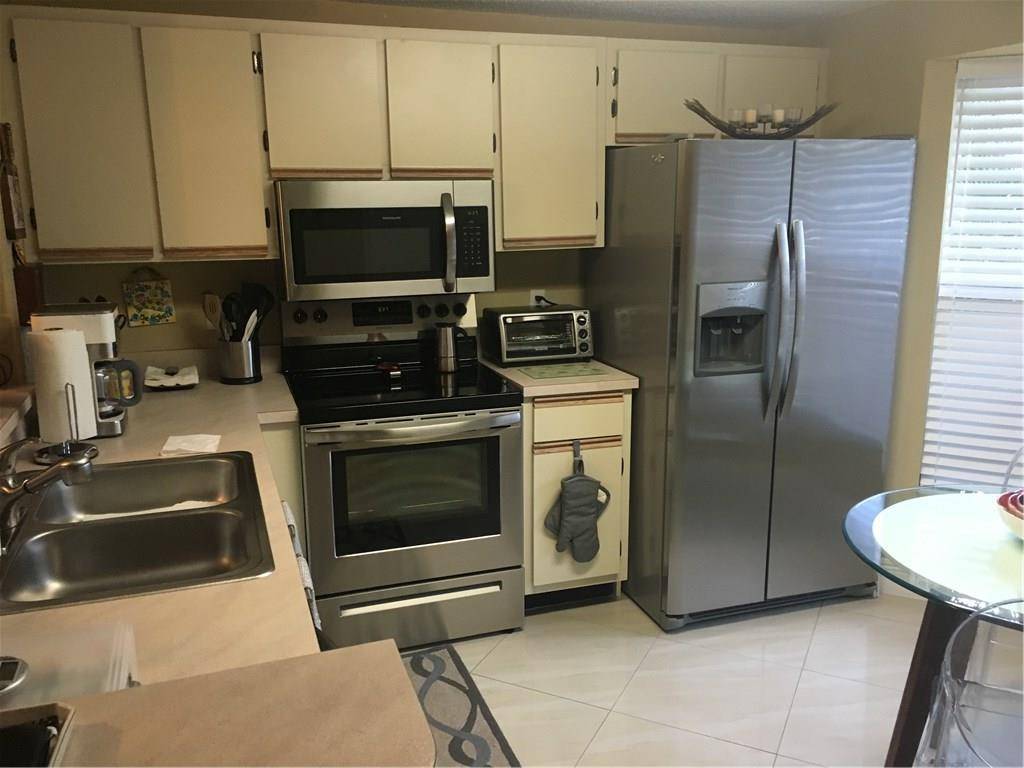 Boca Raton, FL 33487,974 JEFFERY ST #974