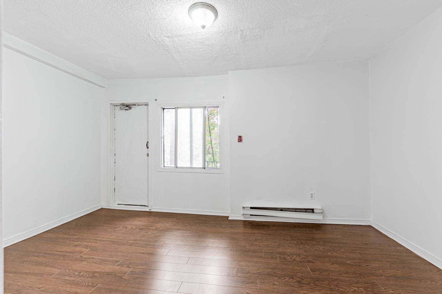 Toronto W01, ON M6K 2Y7,223 Jameson AVE #303