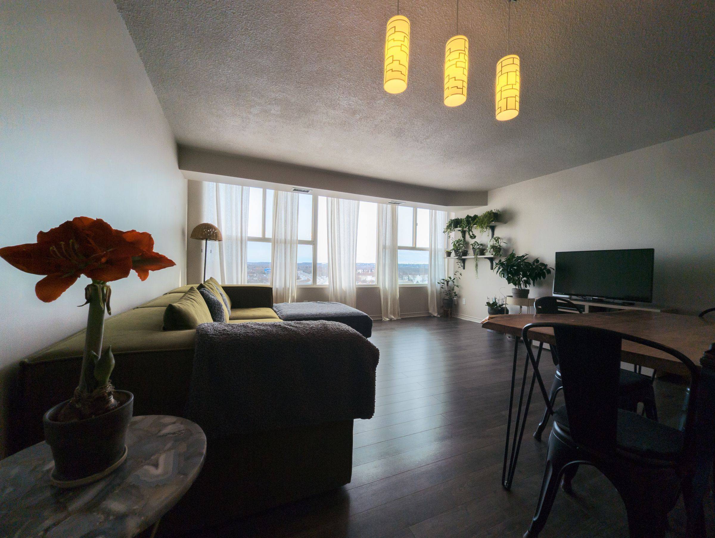 St. Catharines, ON L2R 7M8,7 Gale CRES #807