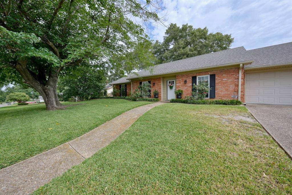 Tyler, TX 75703,617 Top Hill Drive