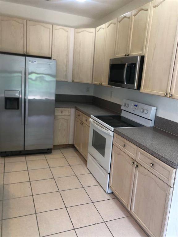 Margate, FL 33063,3206 Merrick Ter