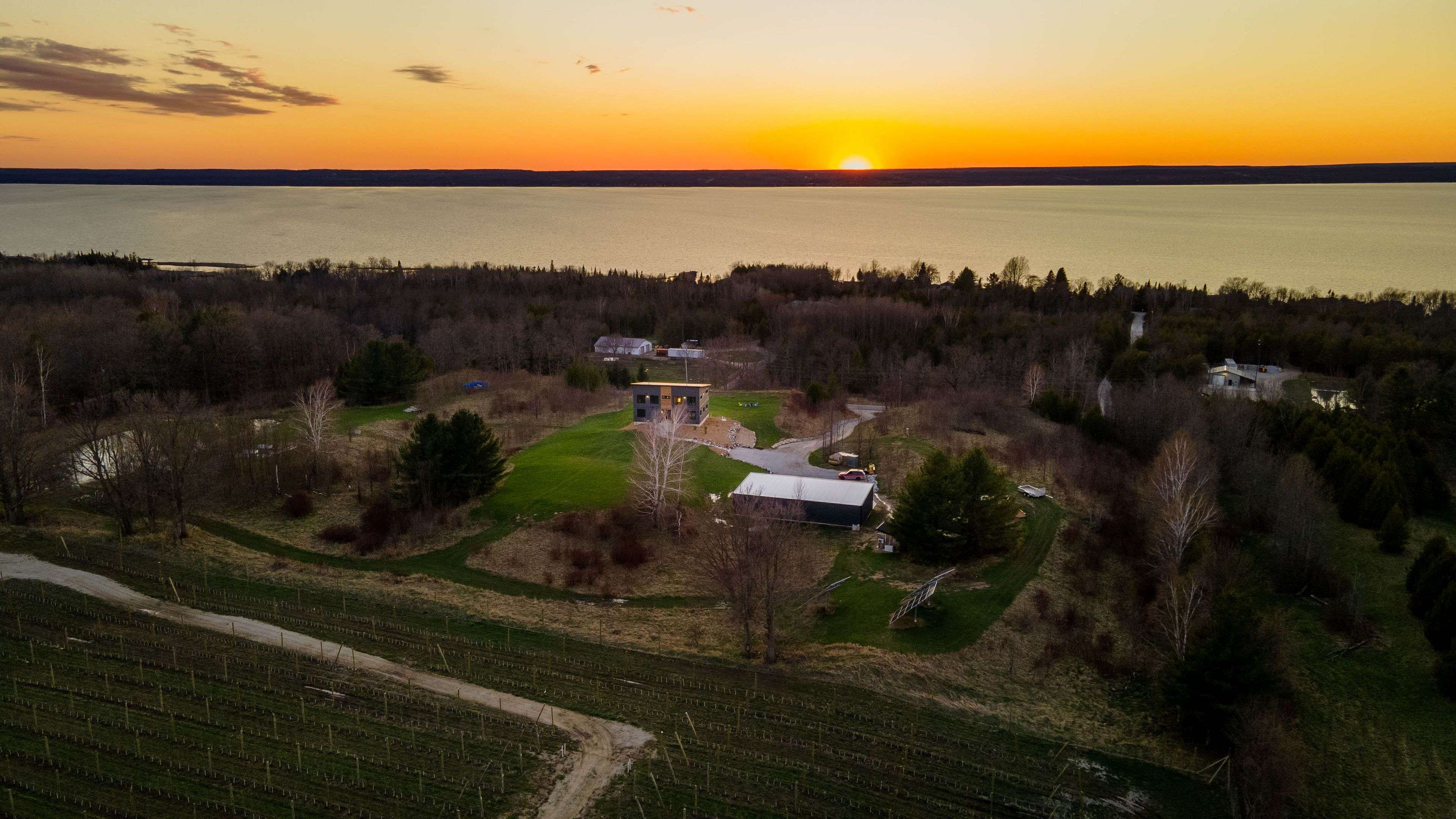 Meaford, ON N0H 1B0,359801 Bayshore RD