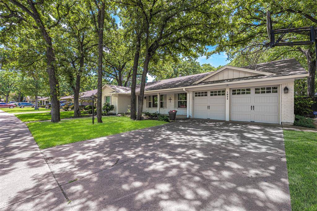 Arlington, TX 76012,1822 Holm Oak Street