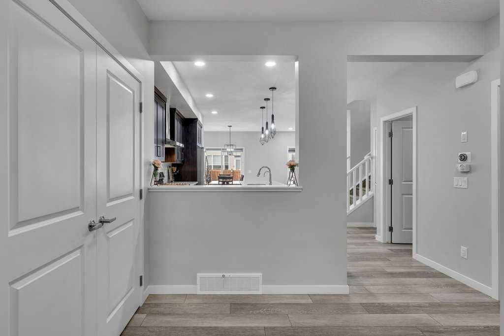Calgary, AB T3P 1T4,38 Carringsby WAY NW