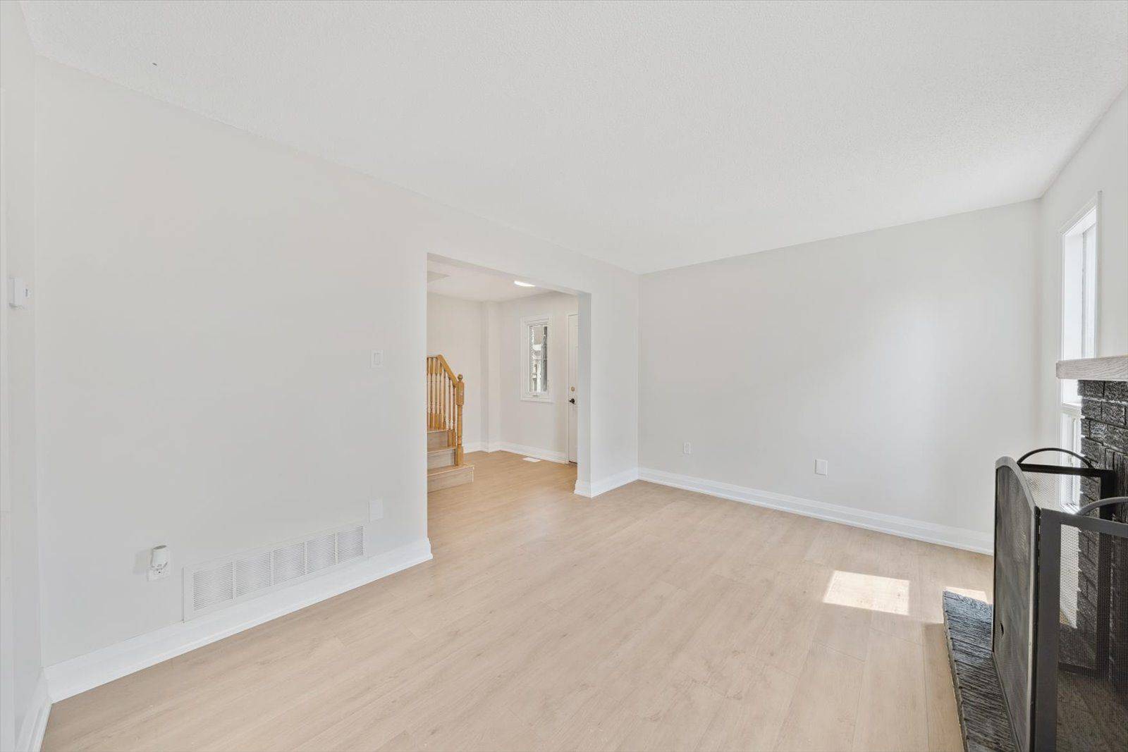 Barrie, ON L4N 7H6,232 Kozlov ST