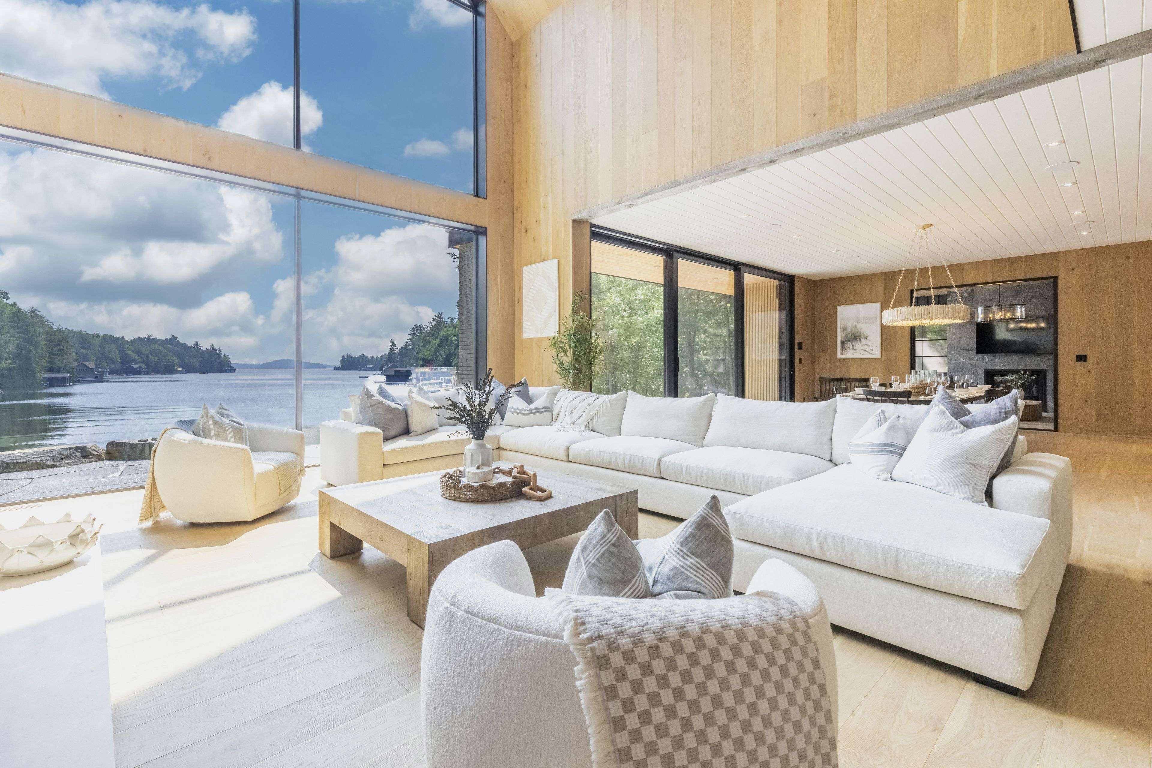 Muskoka Lakes, ON P0C 1H0,1002 Murphy RD