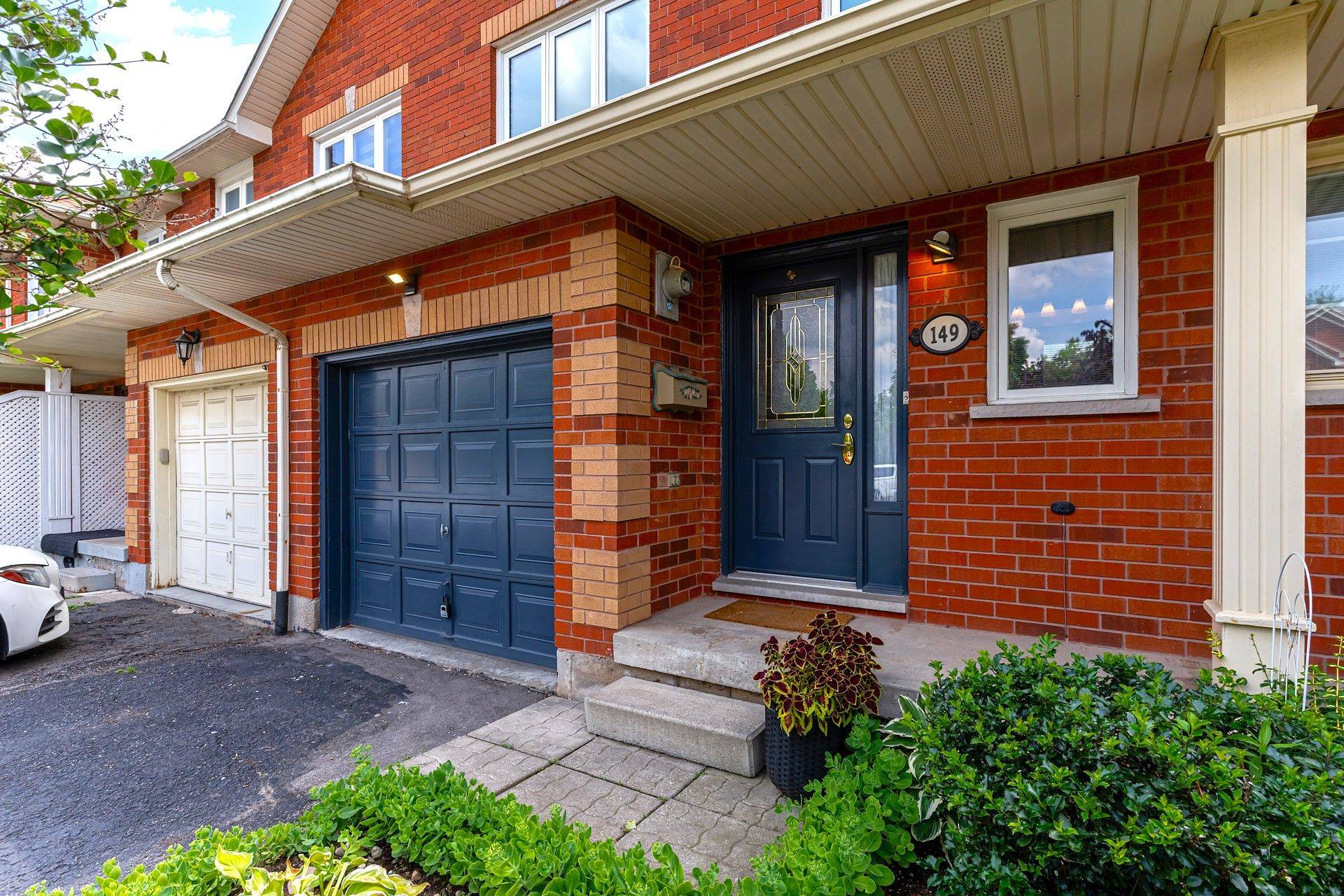 Hamilton, ON L9B 2K8,149 Dicenzo DR