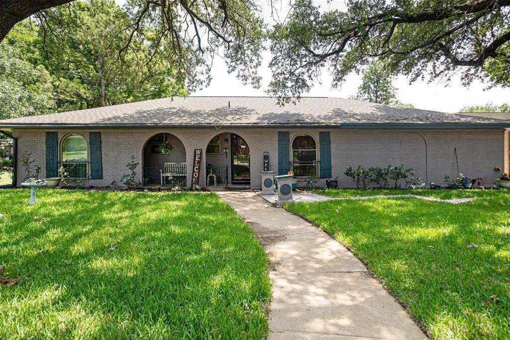 Cleburne, TX 76033,1229 Surry Place Drive