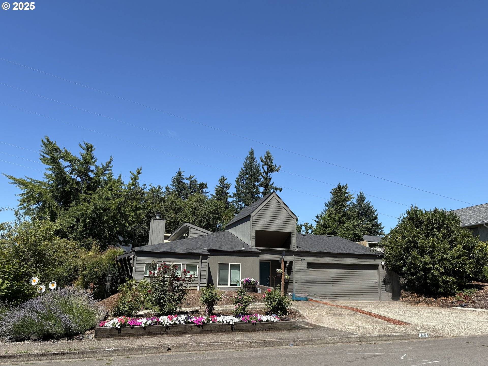 Springfield, OR 97478,892 S 55TH PL