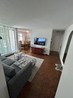 Toronto C03, ON M5P 1R4,335 Lonsdale RD #402
