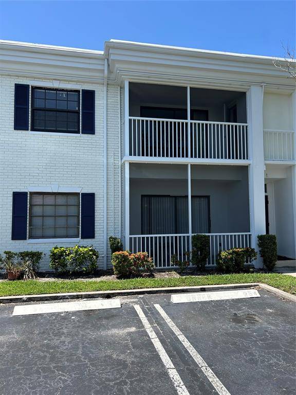 Pompano Beach, FL 33060,180 Cypress Club Dr #814
