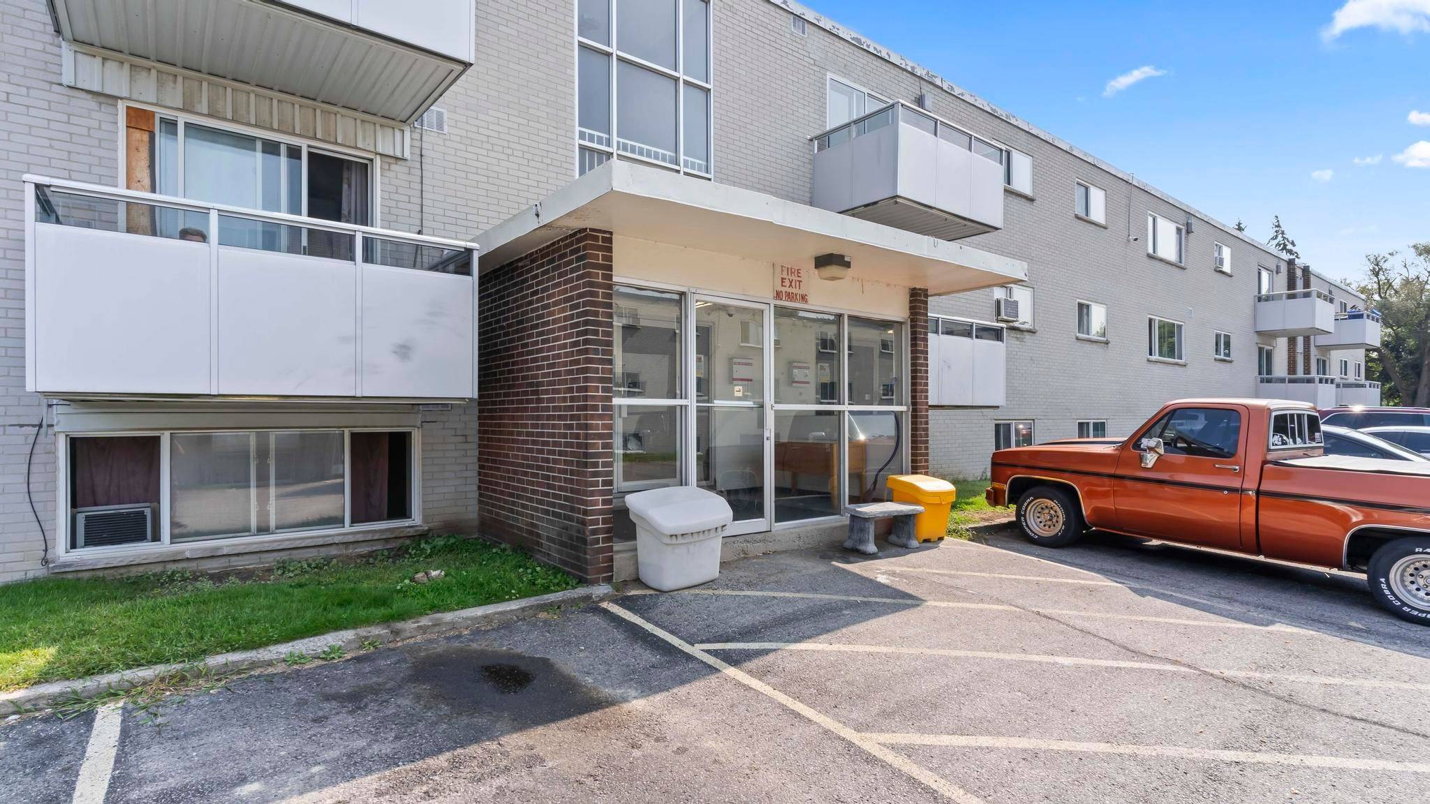 London East, ON N5W 1W8,1459 Trafalgar ST #302