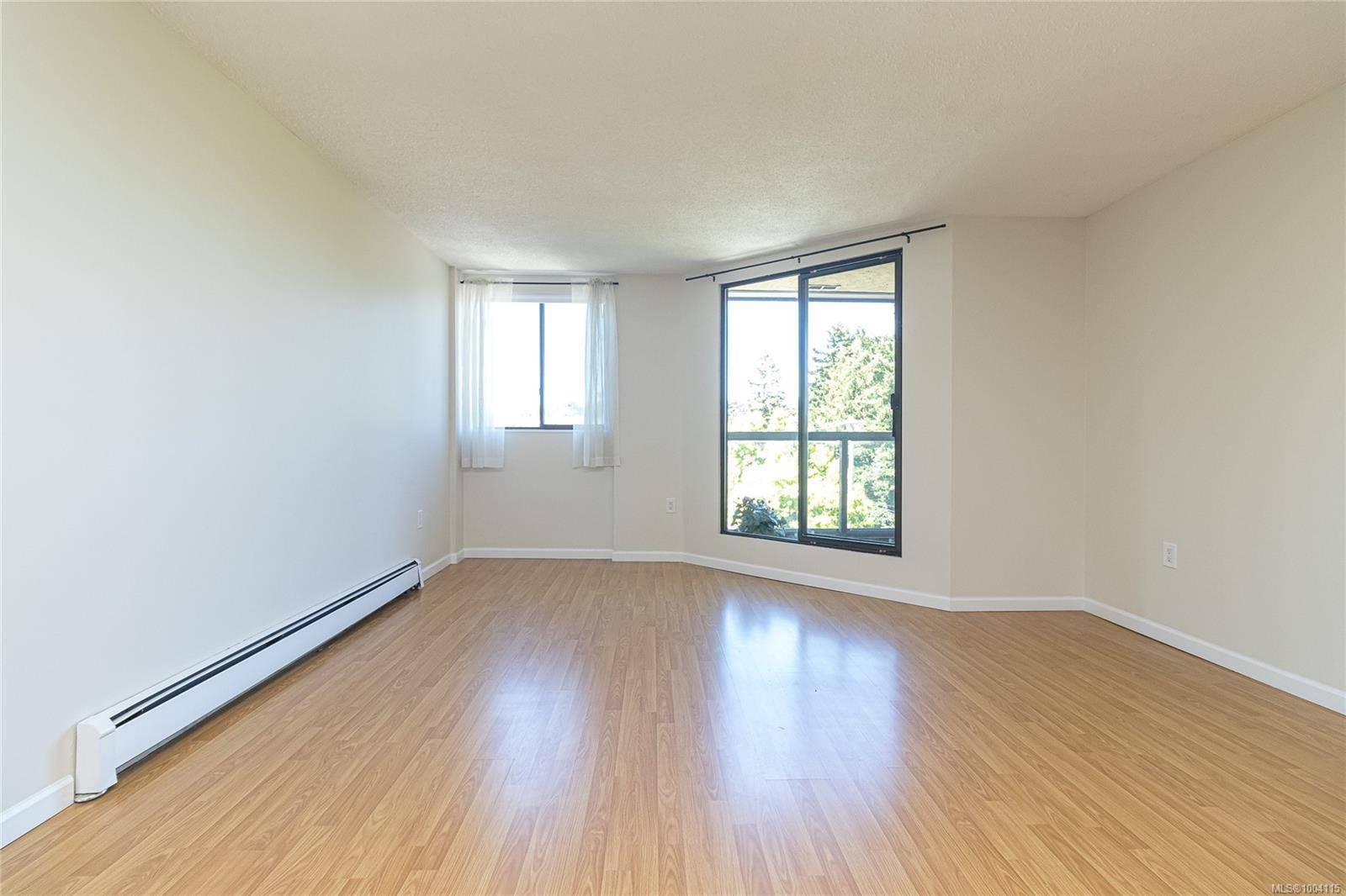 Victoria, BC V8R 6R6,1745 Leighton Rd #511