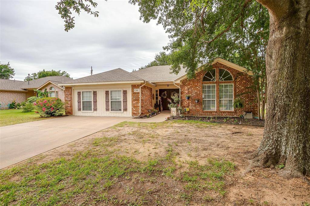 Joshua, TX 76058,304 Comanche Walk
