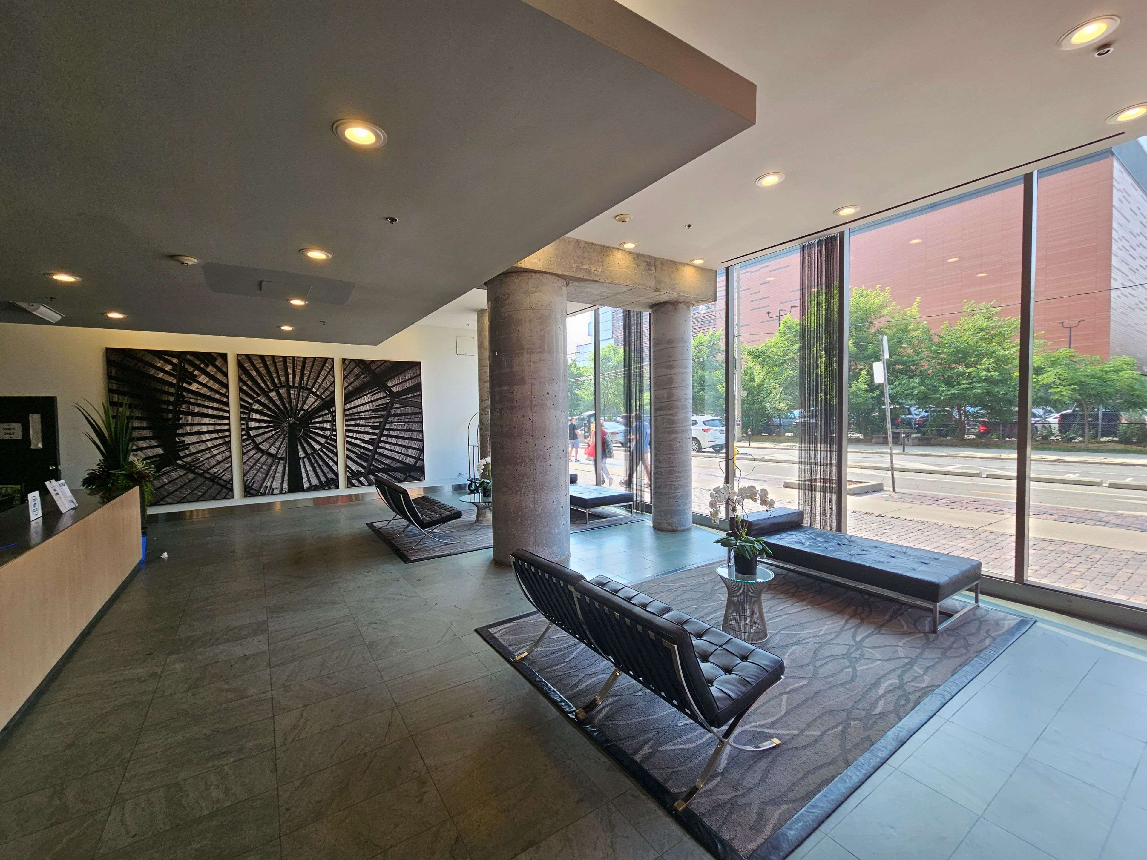 Toronto C08, ON M5A 3R3,33 Mill ST #806