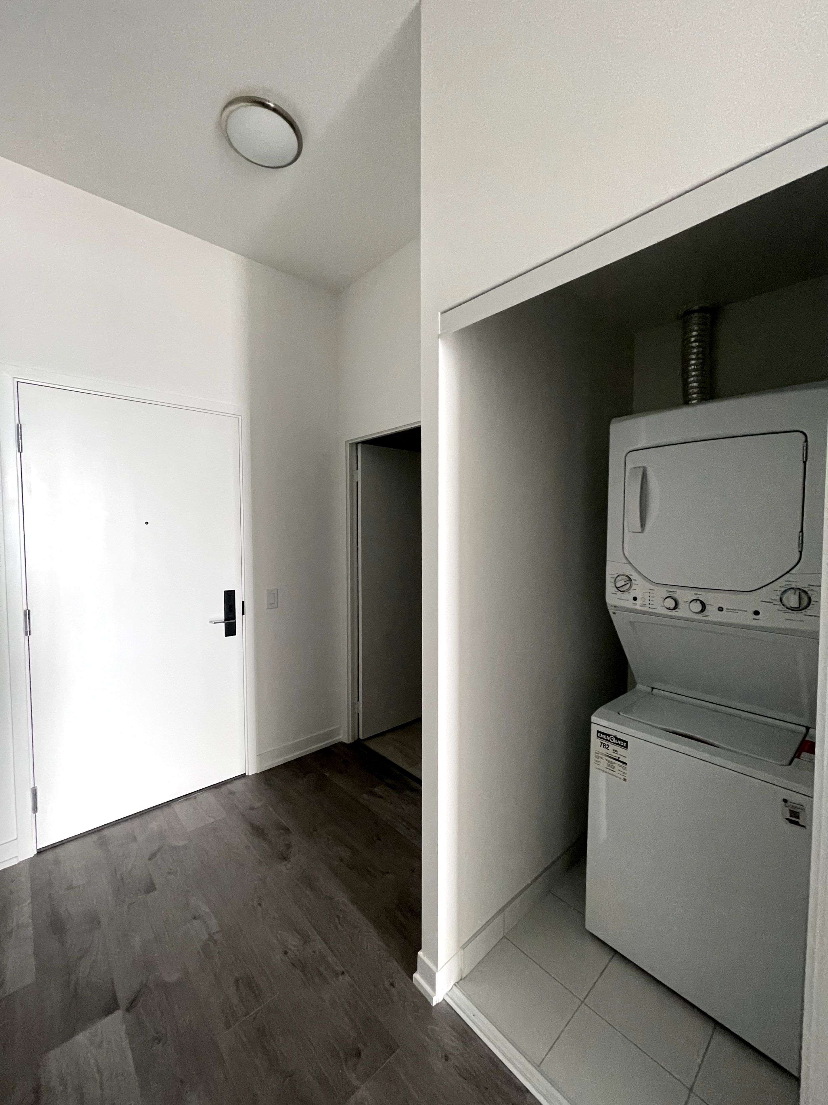 Toronto W01, ON M6K 0J2,285 Dufferin ST #423