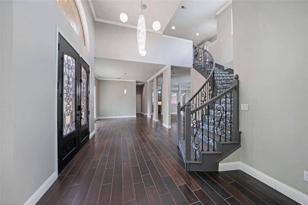 Dallas, TX 75252,6643 Gretchen Lane